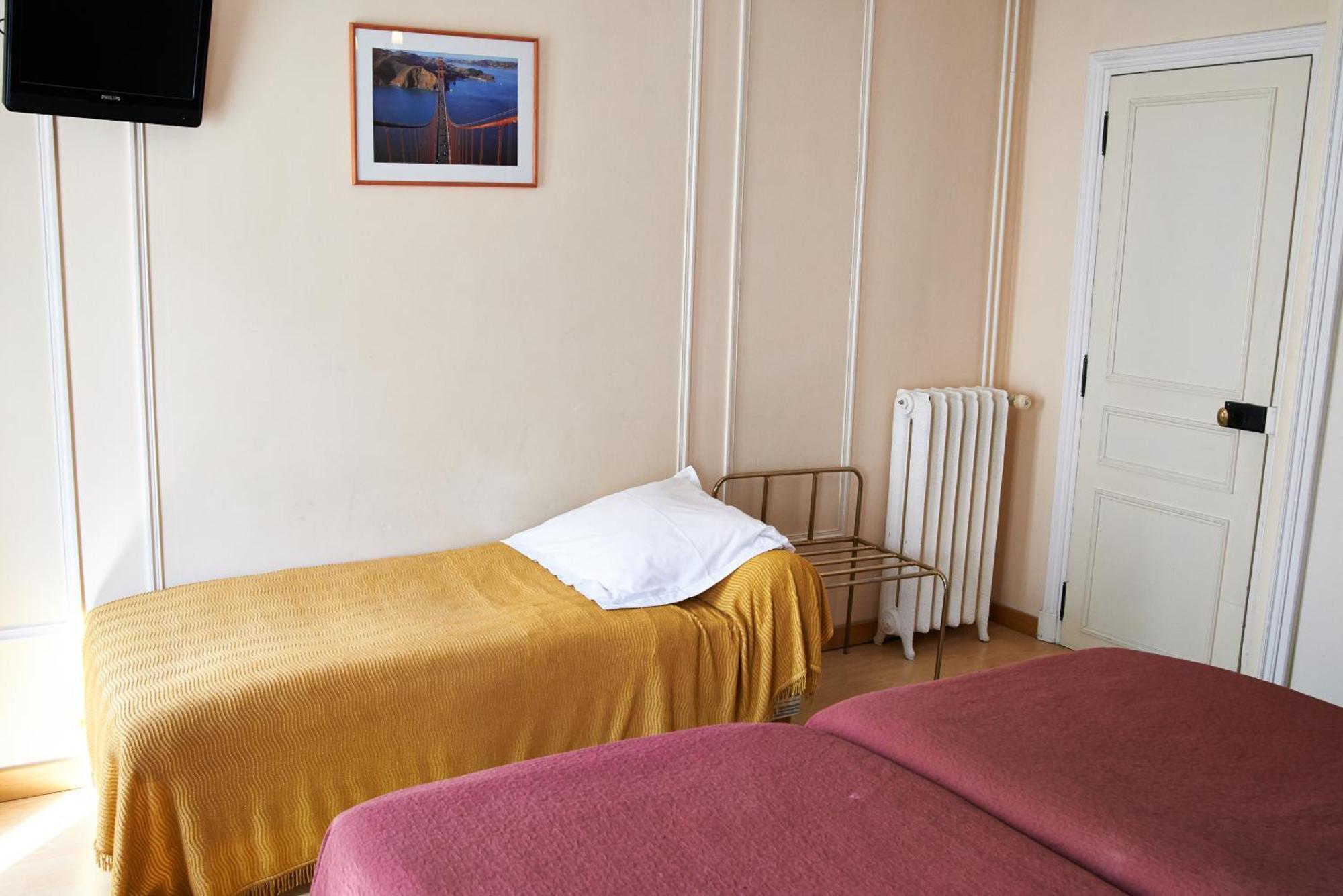 Hotel Maillot Нёйи-сюр-Сен Экстерьер фото