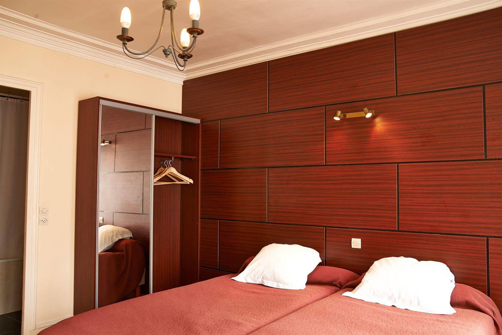 Hotel Maillot Нёйи-сюр-Сен Экстерьер фото